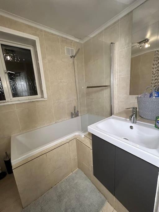 Whole Apartment Near To London Bromley Exterior photo